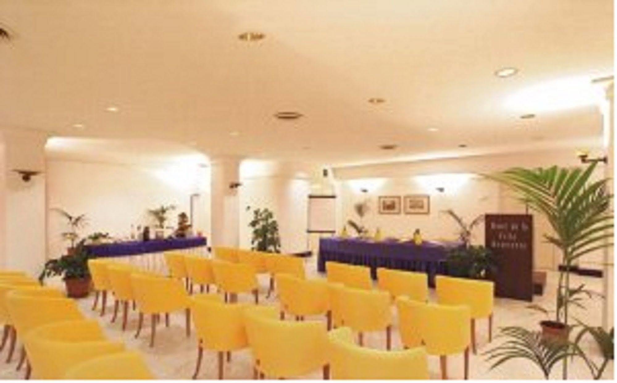 Hotel De La Ville & Centro Congressi Беневенто Екстер'єр фото